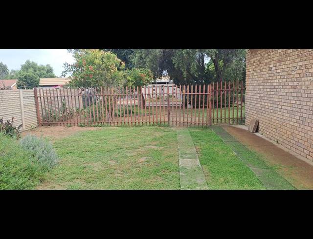 4 BEDROOM HOUSE FOR SALE IN MEYERHOF